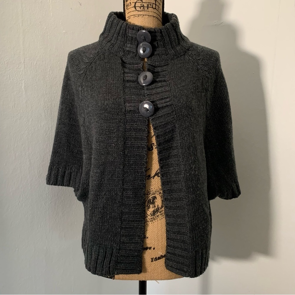 Tiara Cape in Gray Size Medium
